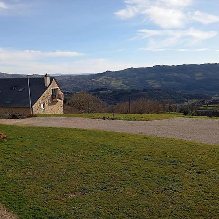 Appartement Charmant A Saint Come D'Olt Vue Montagne 80 M² Balconc Exterior foto